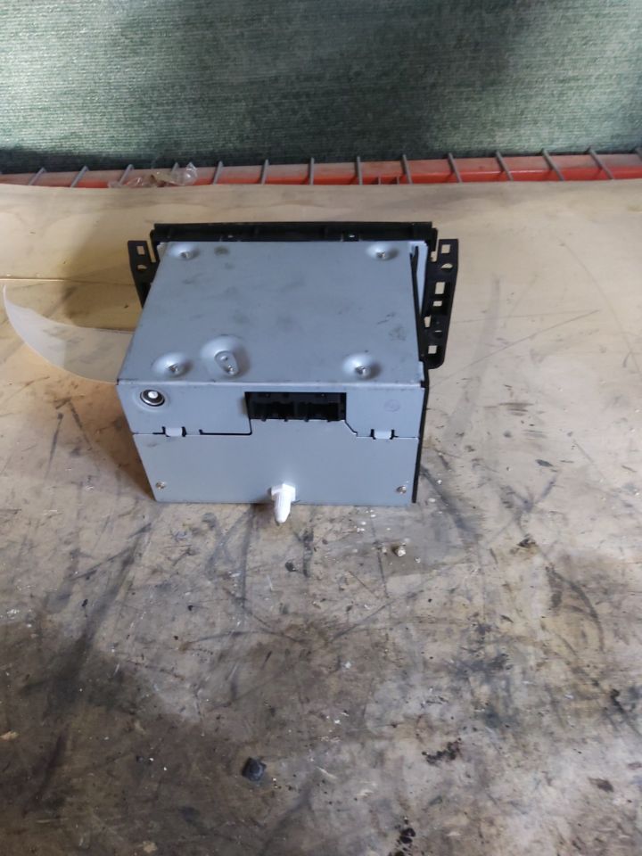 Used 2009 General Motors TRAVERSE satellite receiver (opt U2K) - Stock #J00058