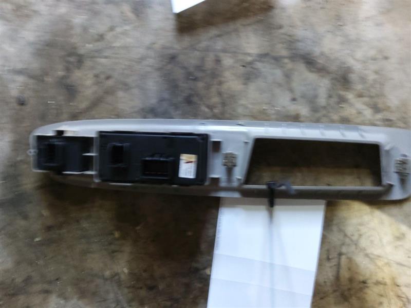 Used 2009 General Motors TRAVERSE lock with mirror and window (combined) - Stock #J00058