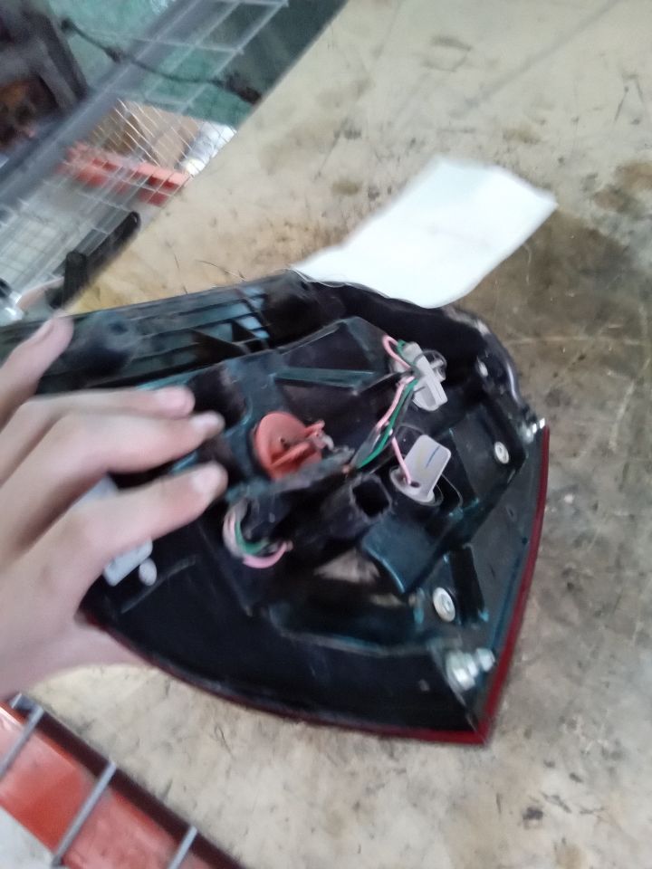 Part image 3