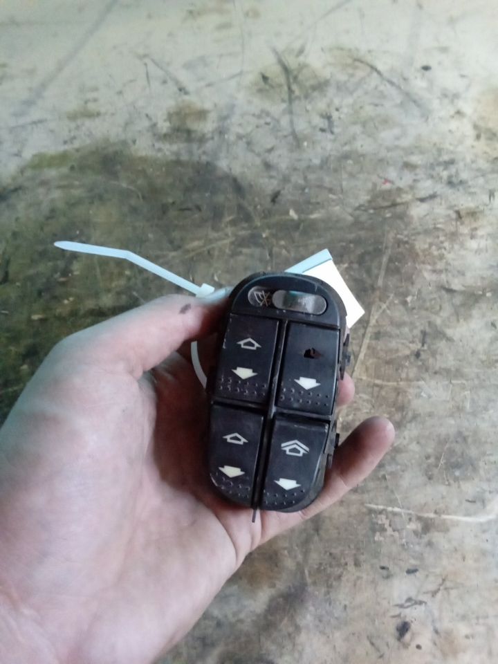 Used 2003 Ford FOCUS Sdn - Stock #J00065