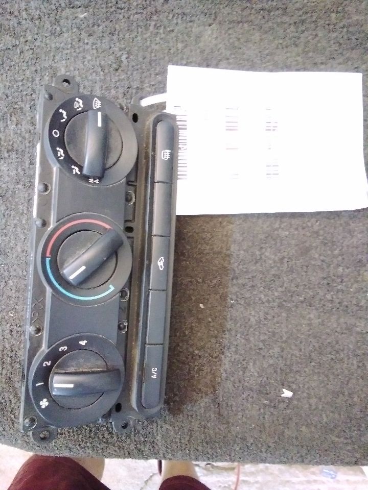 Used 2004 Ford FORD F150 PICKUP heated driver seat - Stock #A06730