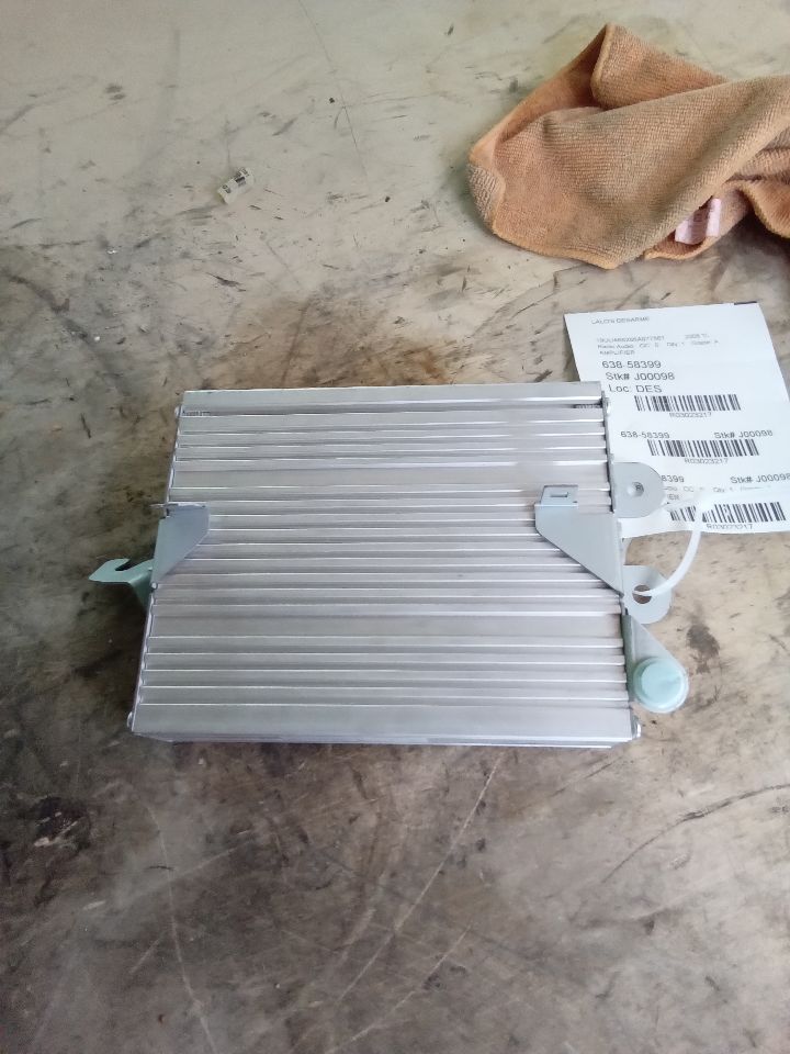 Used 2006 Acura TL amplifier (RH kick panel) - Stock #J00098