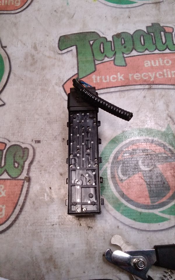 Used 2007 General Motors TAHOE Front Door Switch - Stock #H06681
