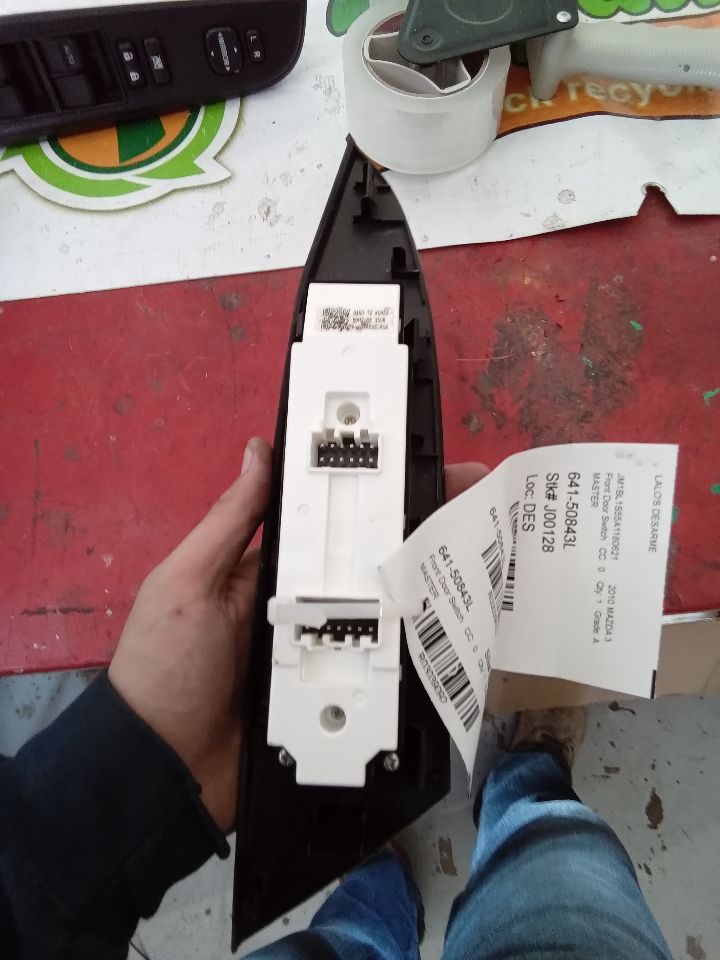 Used 2010 Mazda MAZDA 3 mirror and window - Stock #J00128