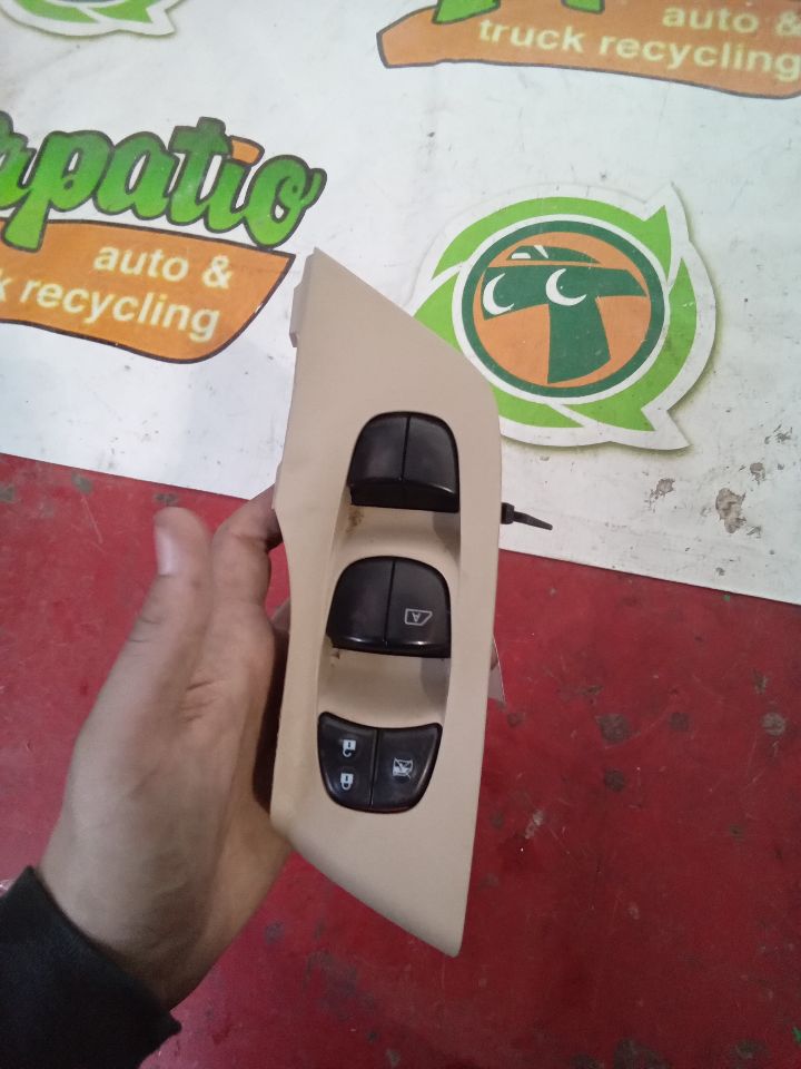 Used 2013 Nissan ALTIMA w/o passenger side automatic up and down window - Stock #J00159