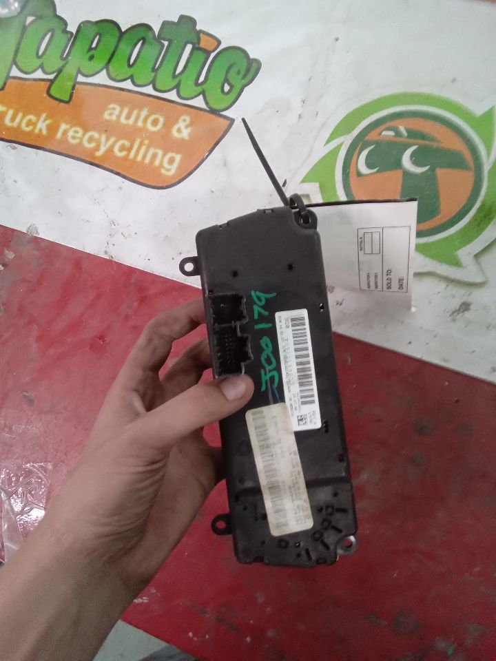 Used 2011 Mercedes-Benz MERCEDES 200 Temp Control - Stock #J00179