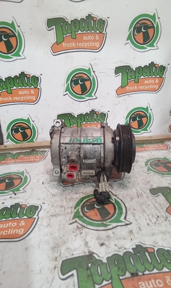 Used 2002 Chrysler CARAVAN w/o rear AC - Stock #H07144