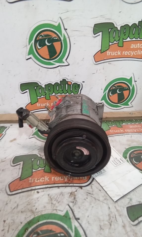 Used 2002 Chrysler CARAVAN w/o rear AC - Stock #H07144
