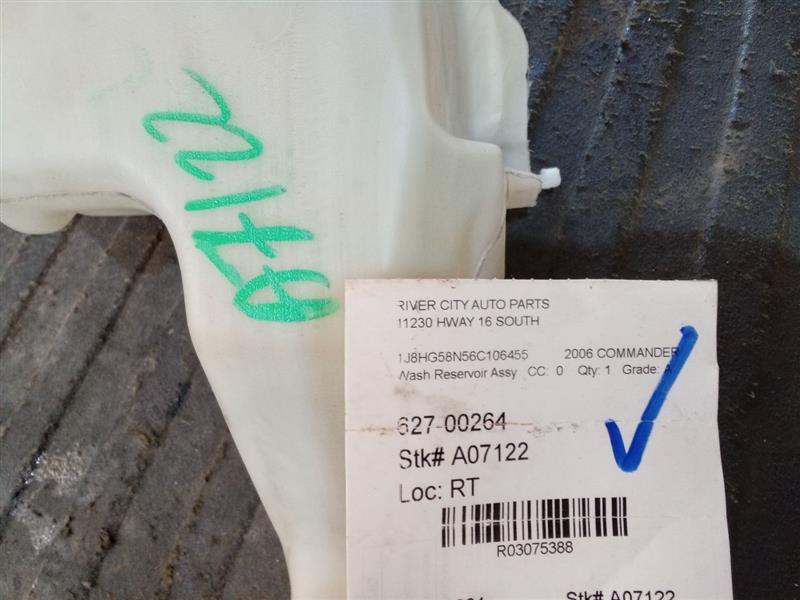 2006 Jeep COMMANDER Wash Reservoir Assy