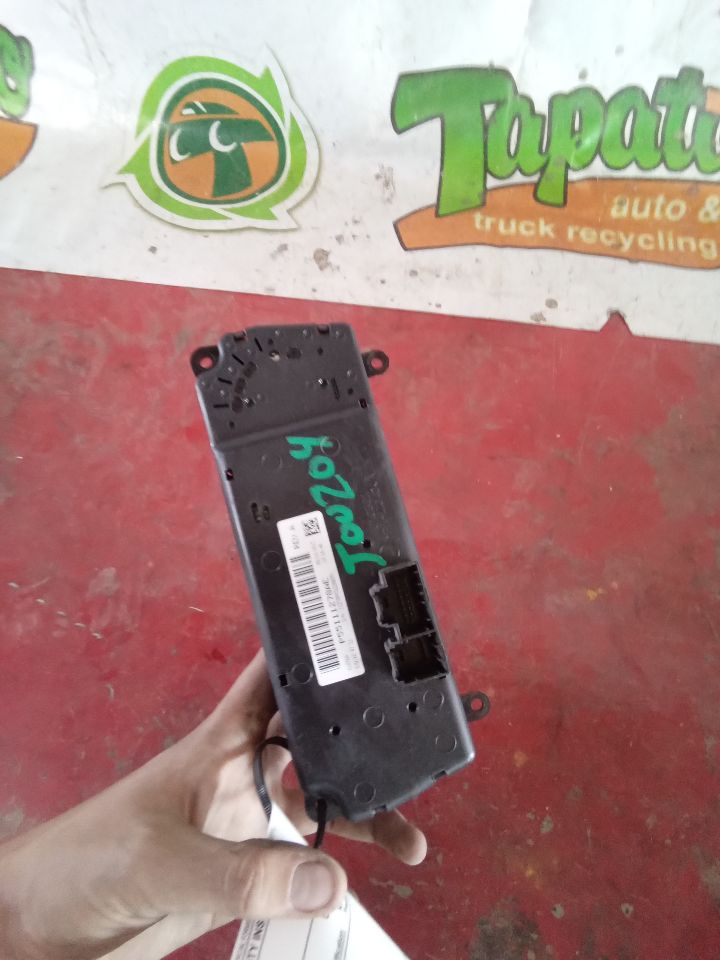 Used 2014 Jeep PATRIOT manual temperature control - Stock #J00204