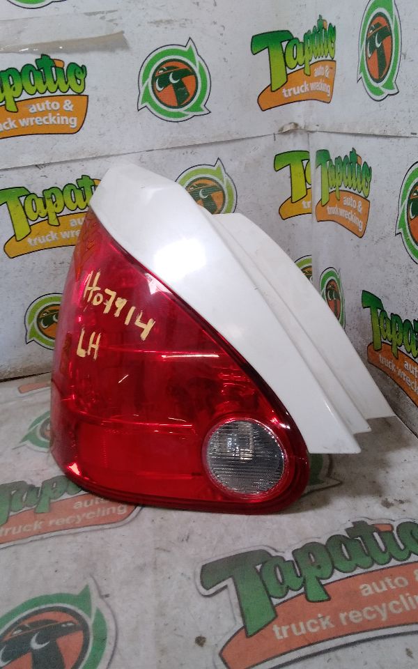 2005 Nissan MAXIMA Tail Lamp