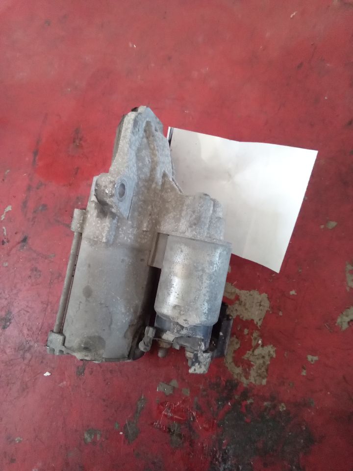 Used 2011 Ford FOCUS Starter Motor - Stock #J00294