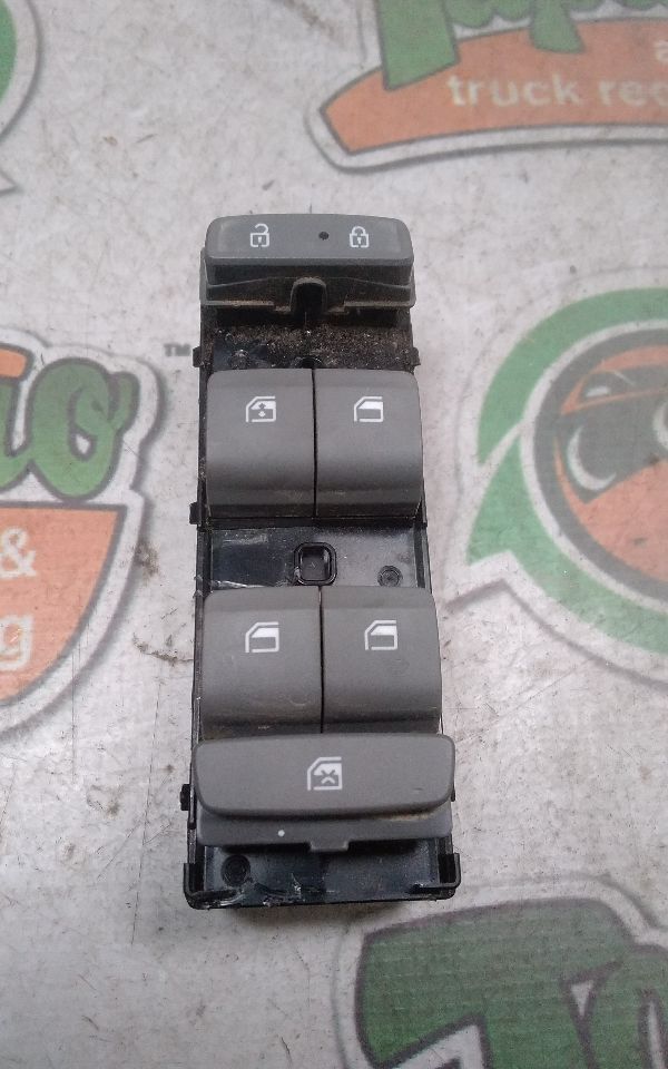 Used 2022 Hyundai ELANTRA Front Door Switch - Stock #H08107