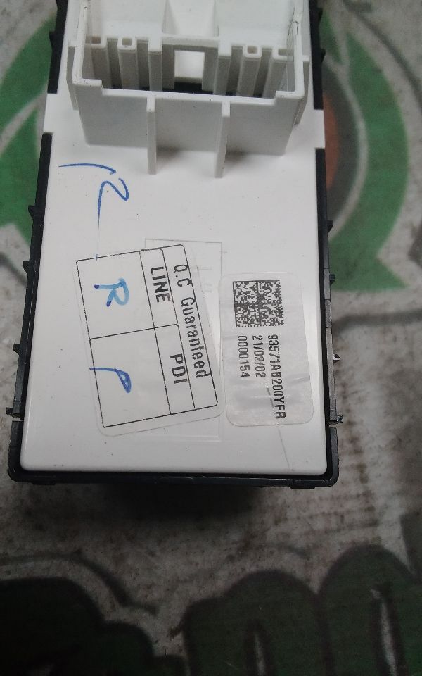 Used 2022 Hyundai ELANTRA Front Door Switch - Stock #H08107