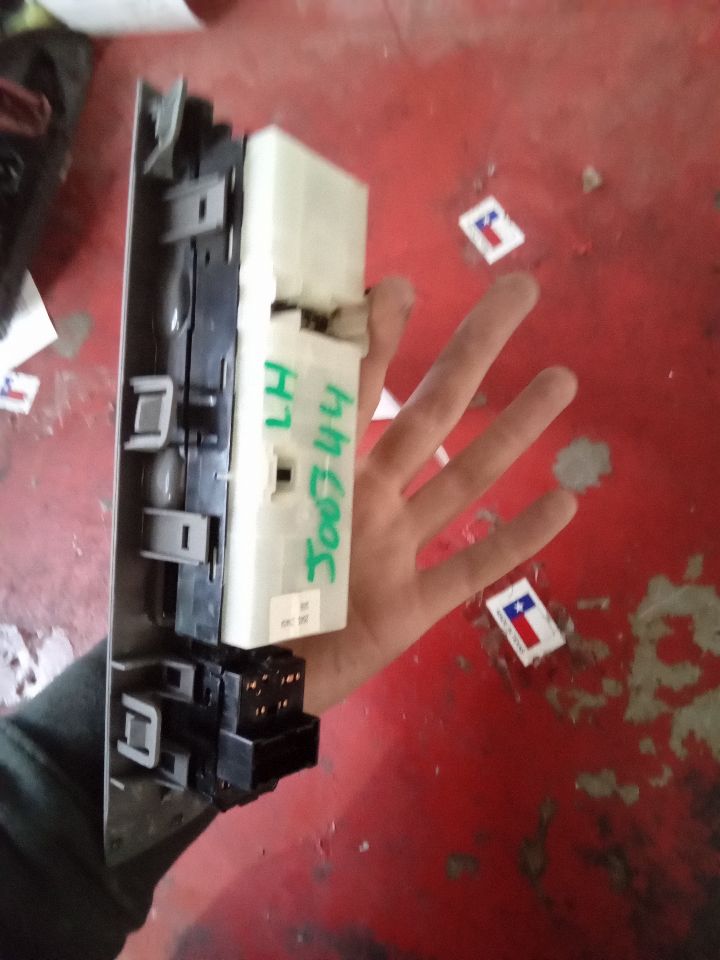 Used 2009 Nissan ALTIMA Front Door Switch - Stock #J00344