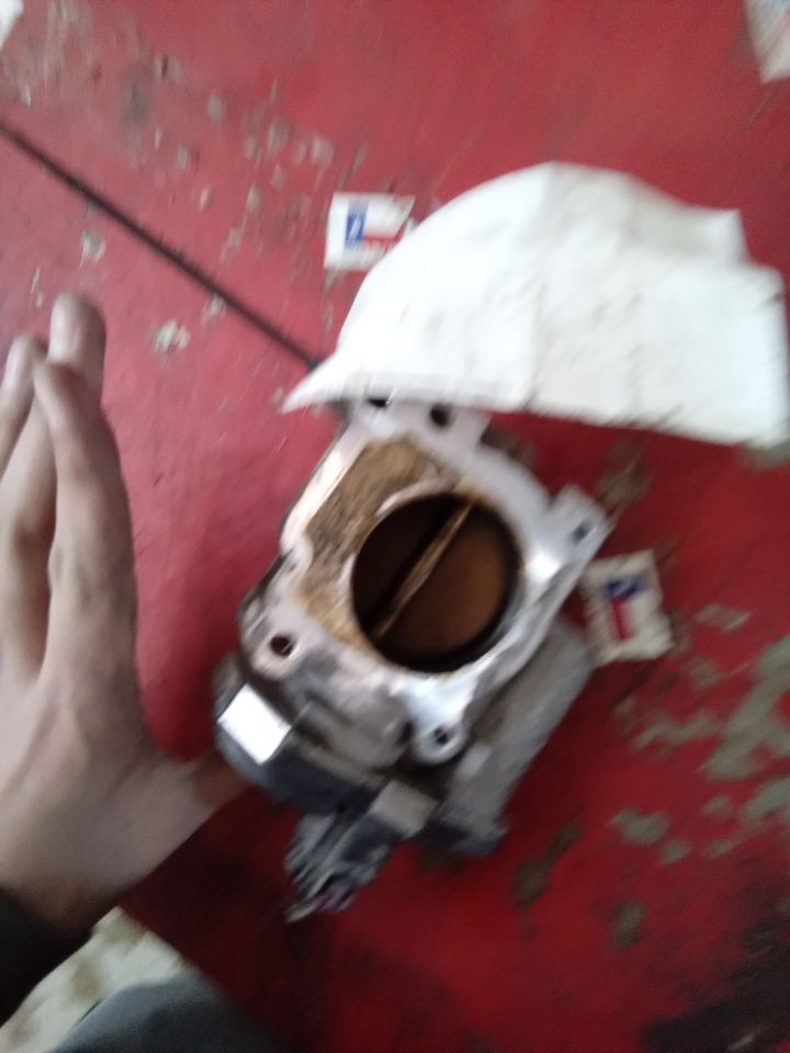 Used 2008 General Motors PURSUIT Throttle Body Assy - Stock #J00353