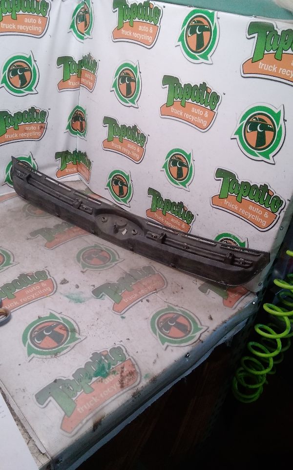 2014 Ford ESCAPE Grille