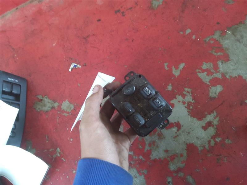 Used 2005 Jeep LIBERTY lock - Stock #J00457