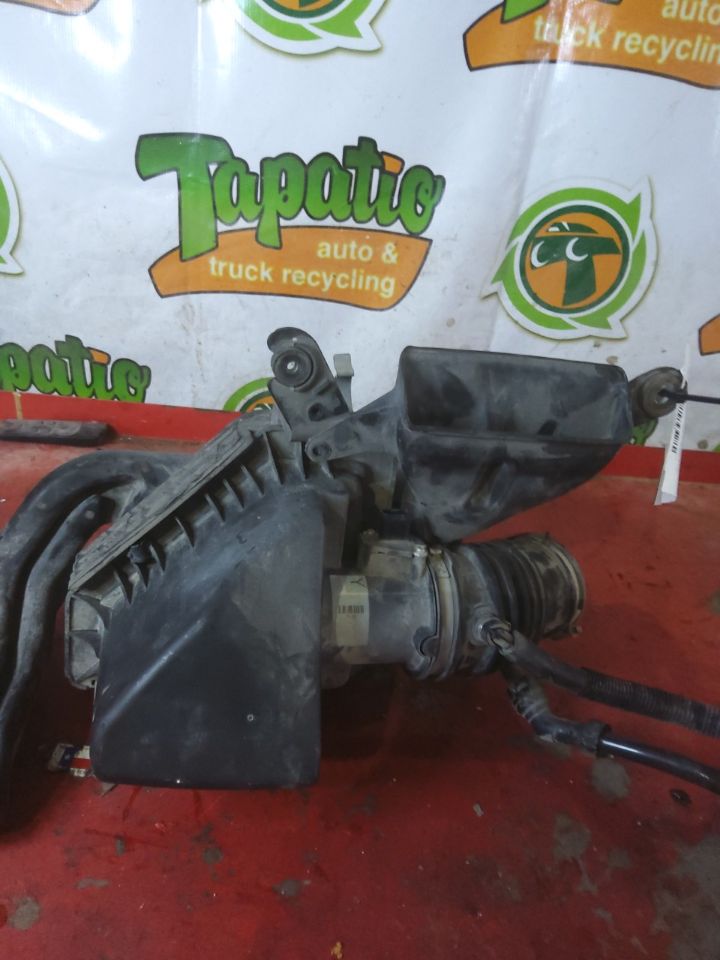 2011 Ford FOCUS Air Cleaner