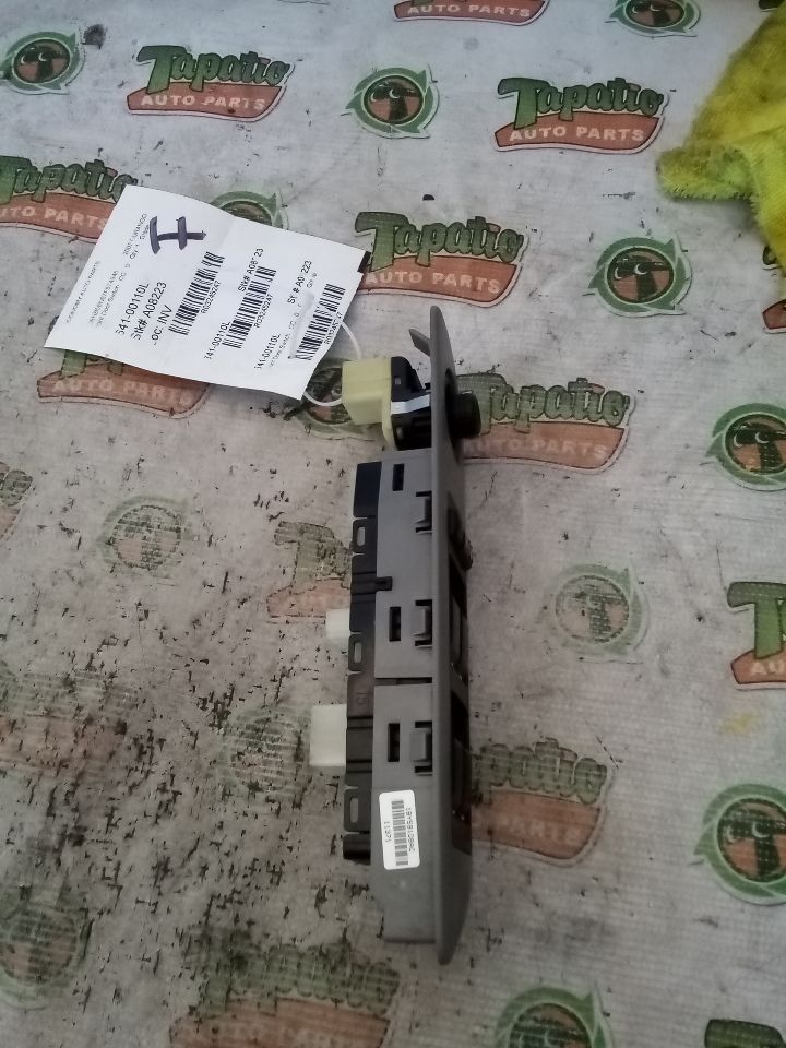 2007 Chrysler DURANGO Front Door Switch