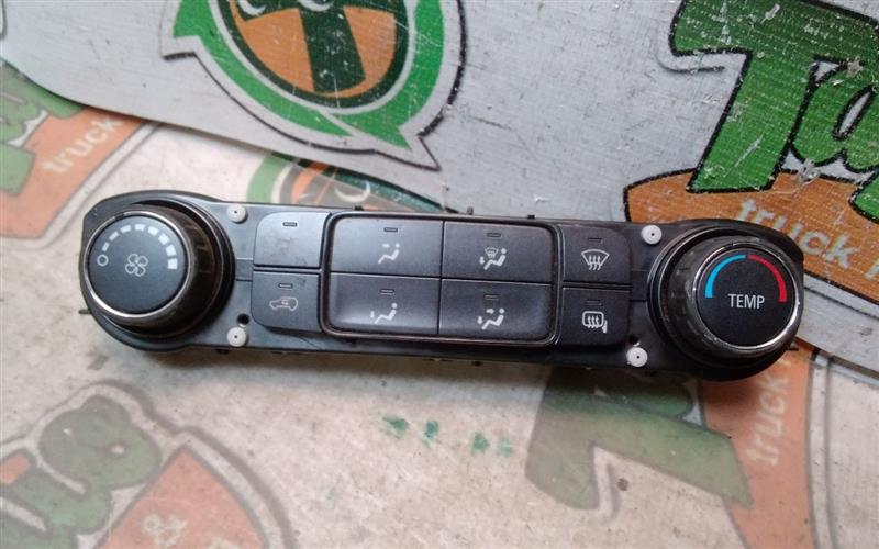 Used 2015 General Motors SILVERADO 1500 PICKUP Temp Control - Stock #H09295