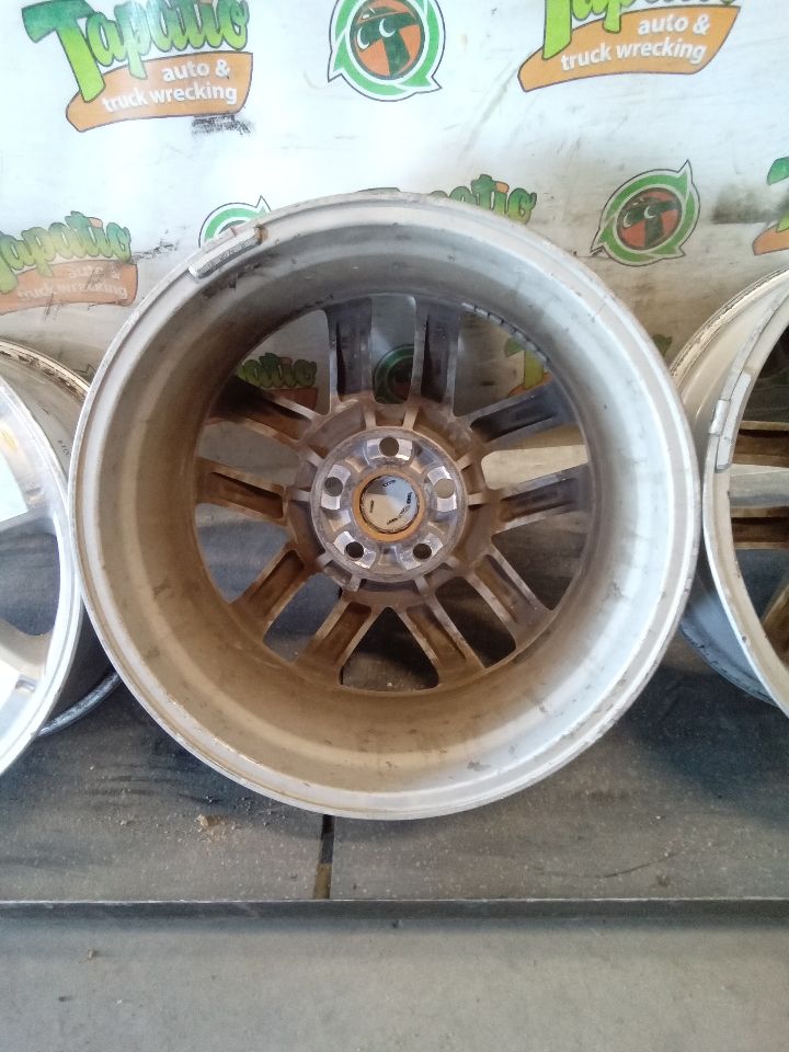 Part image 3