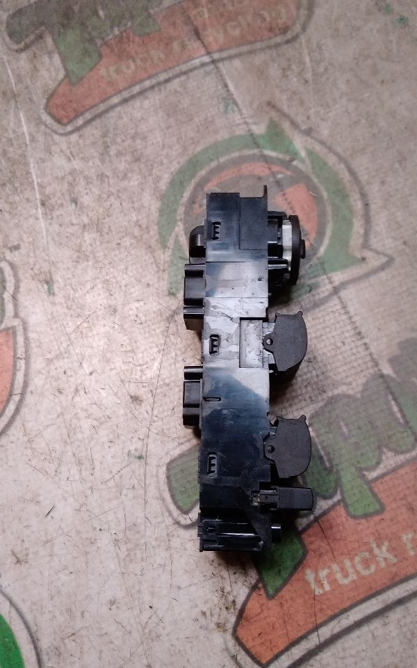 Used 2016 Ford ESCAPE Front Door Switch - Stock #H09613