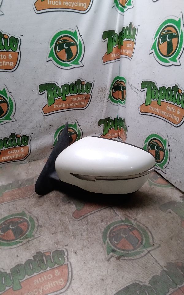 Used 2015 Nissan JUKE Side View Mirror - Stock #H09701