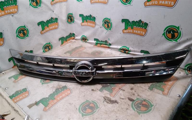 2011 Nissan ROGUE Grille