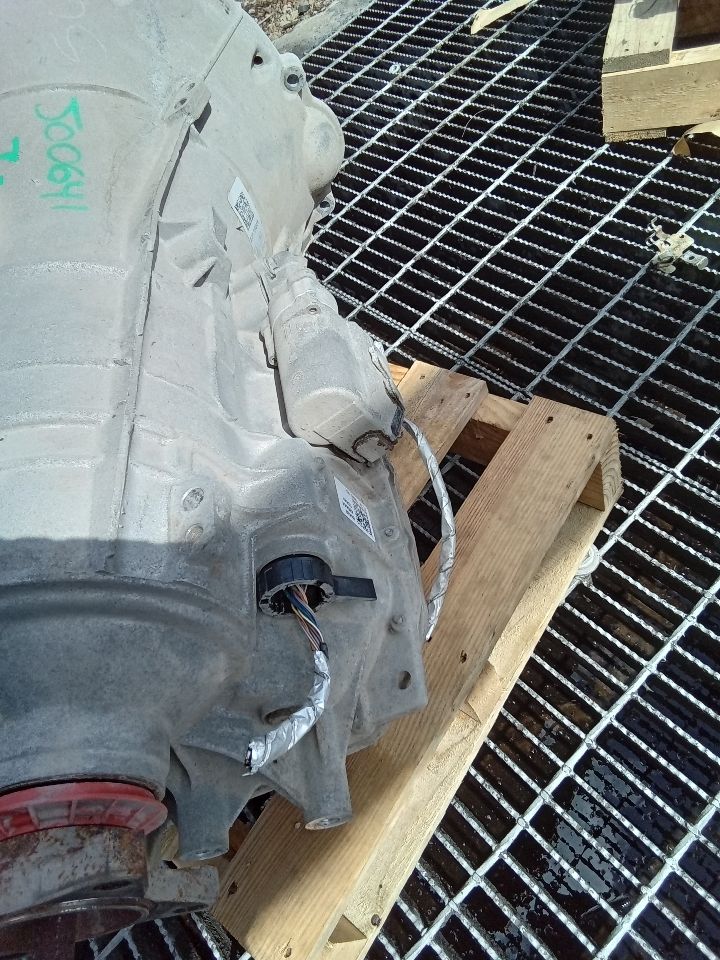 Part image 8