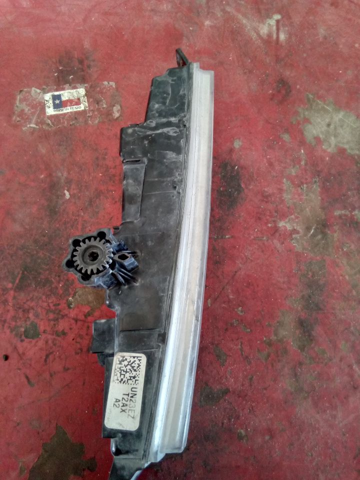 Part image 3