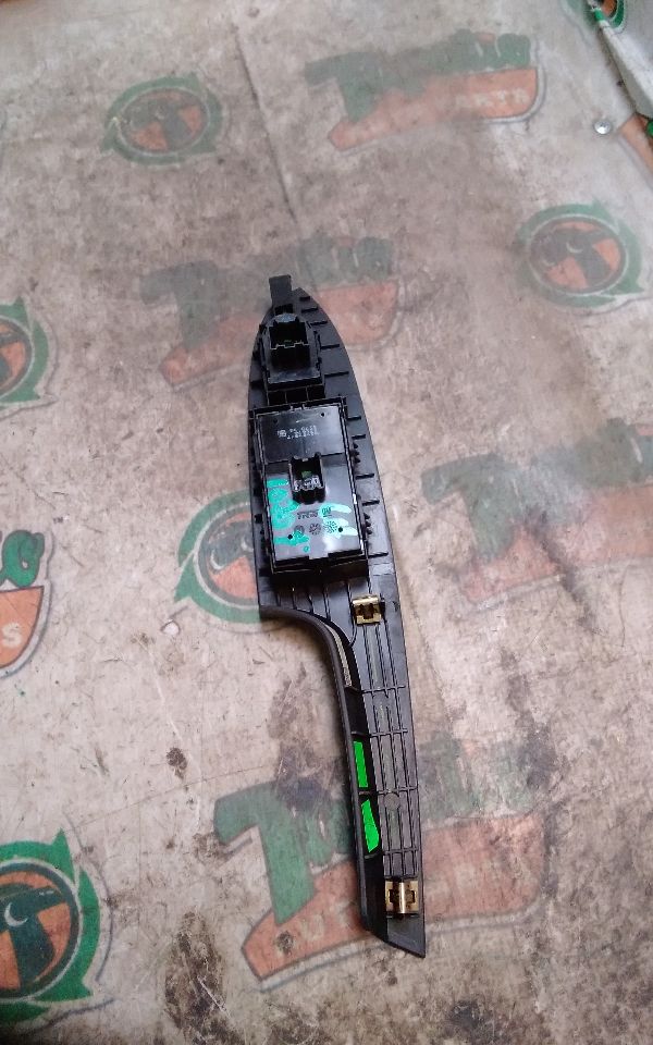 Used 2014 General Motors ATS Front Door Switch - Stock #H10704