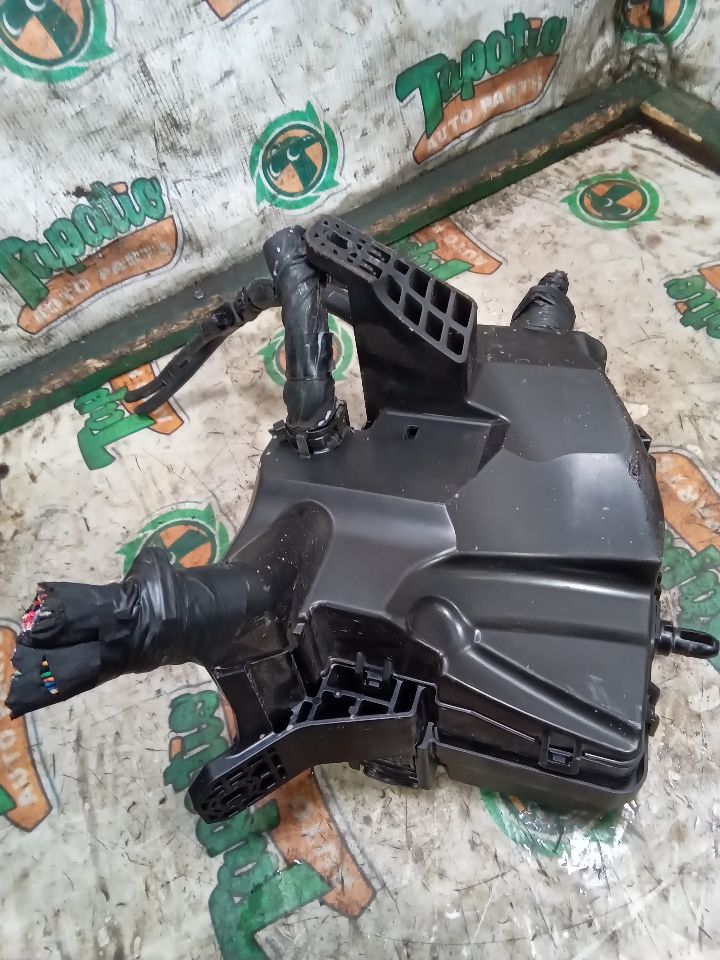 2023 Hyundai ELANTRA Fuse Box, Engine