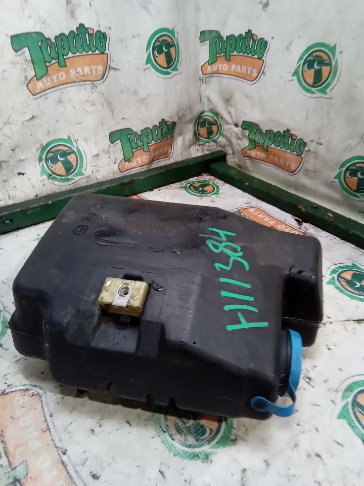 2011 Nissan ARMADA Wash Reservoir Assy