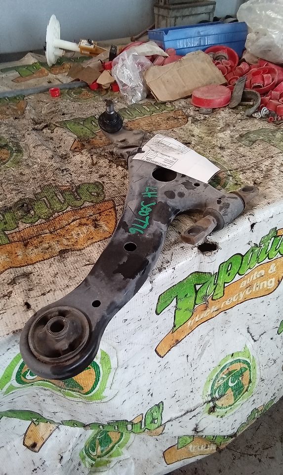 2013 Toyota CAMRY Lower Cntrl Arm, Fr