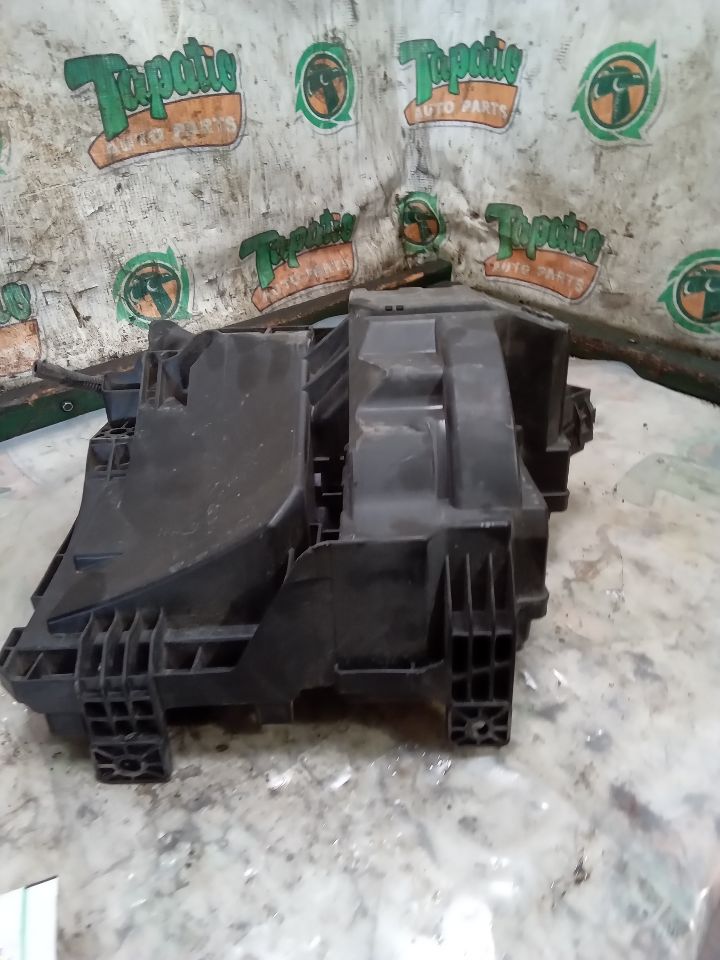2009 Nissan ROGUE Fuse Box, Engine