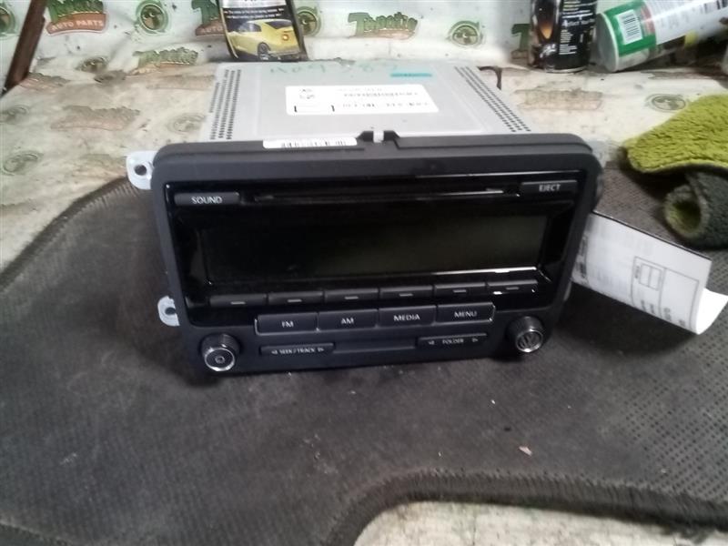 Used 2015 Volkswagen JETTA AM-FM-6 disc-CD-satellite - Stock #A09383