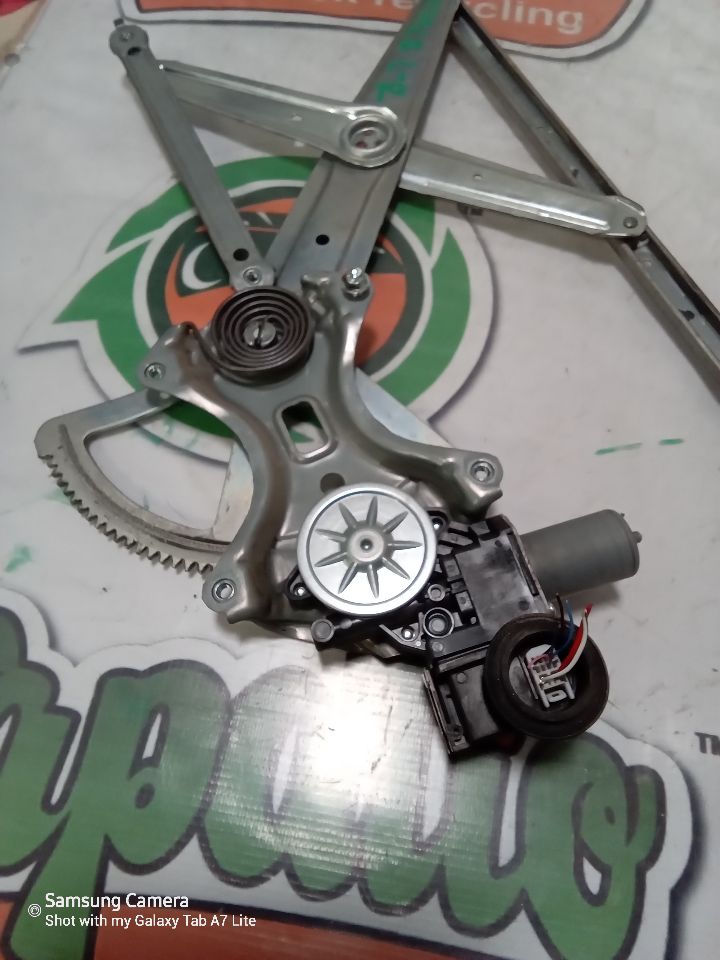 Part image 3