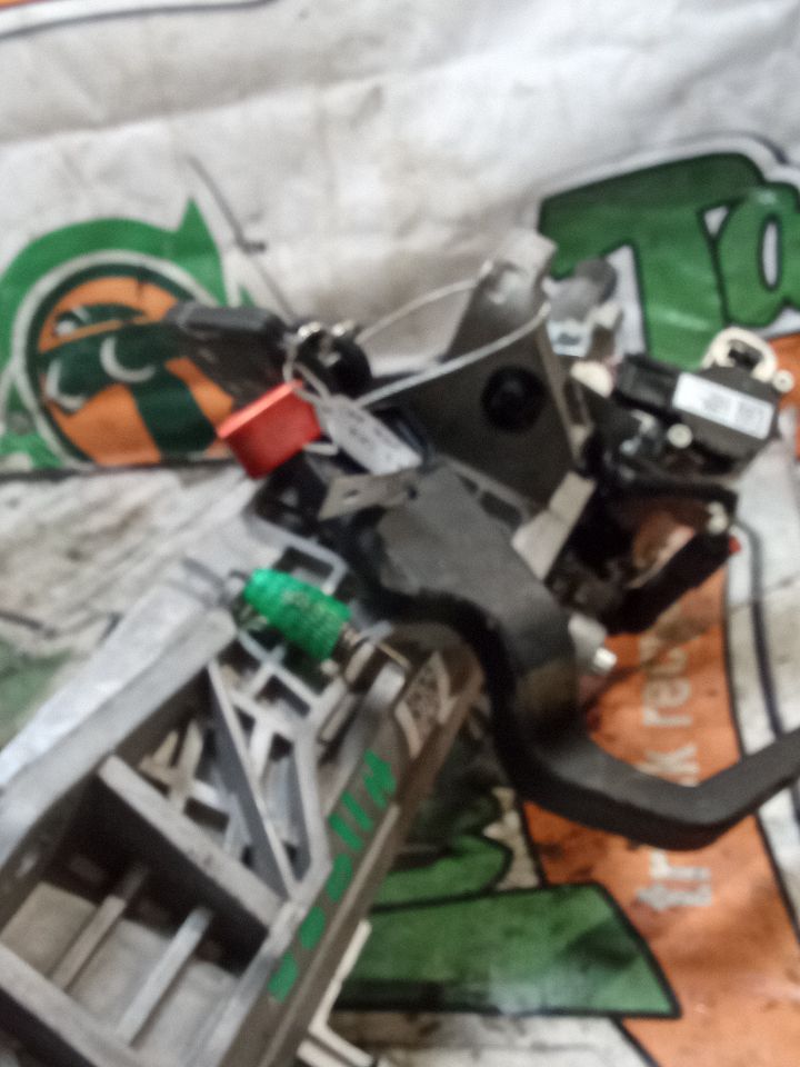 Part image 11
