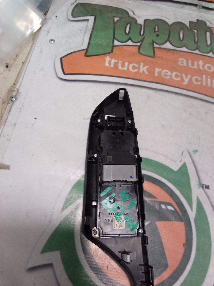 Used 2018 Honda CIVIC Front Door Switch - Stock #H12091