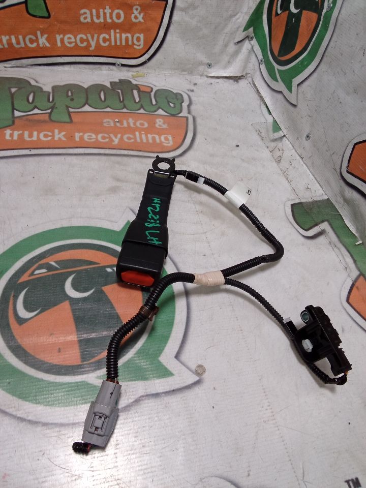 Used 2019 Toyota CAMRY Seat Belt, Front - Stock #H12238