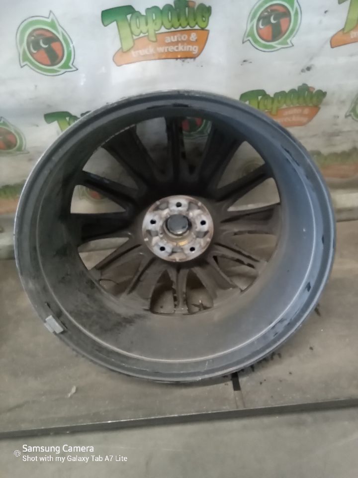 Part image 3