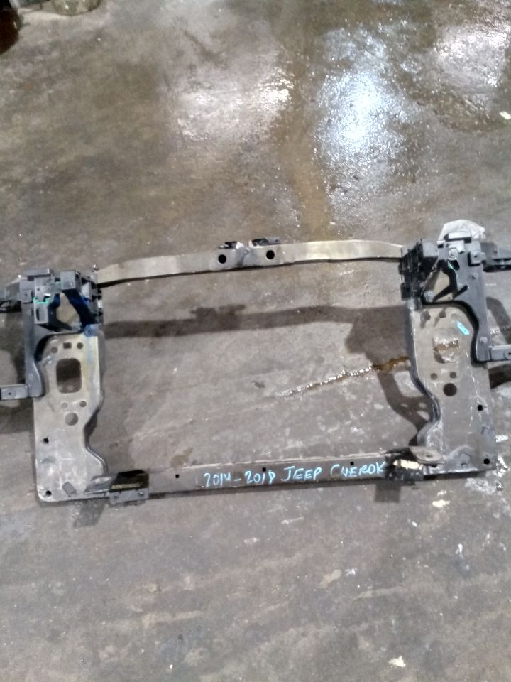 2016 Jeep CHEROKEE Radiator Core Supp