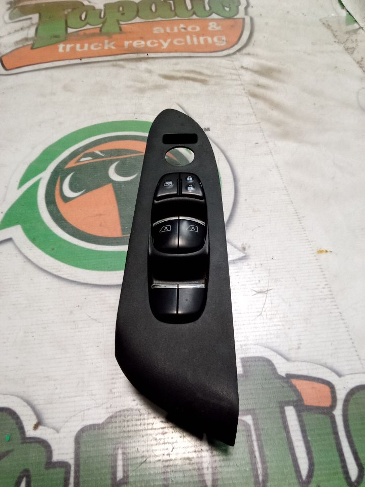 2018 Nissan MURANO Front Door Switch