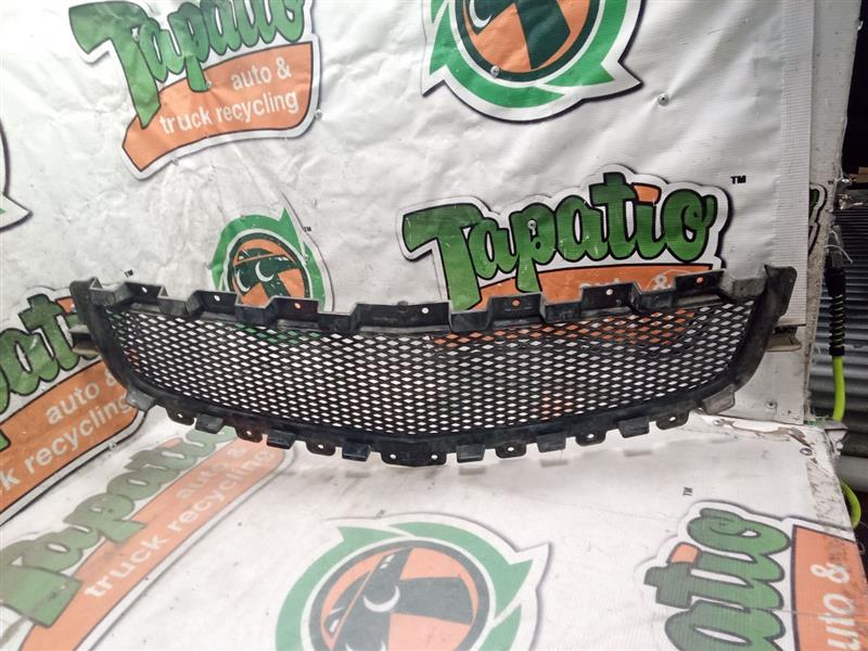 2010 General Motors MALIBU Grille