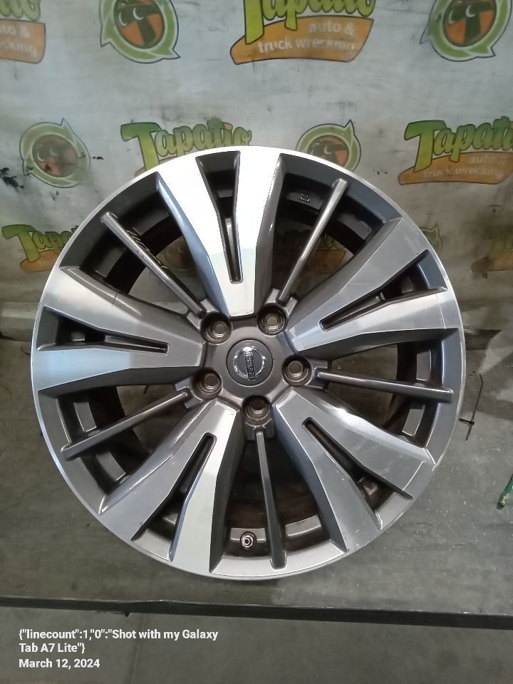 2015 Nissan PATHFINDER Wheel