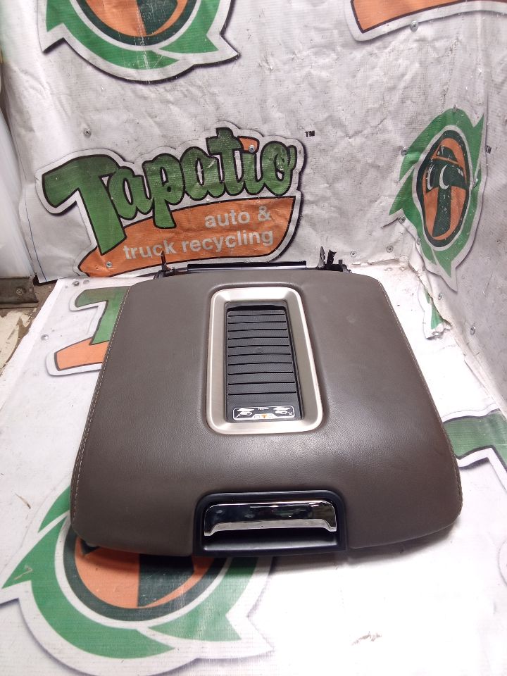 2018 General Motors YUKON XL 1500 Console, Front