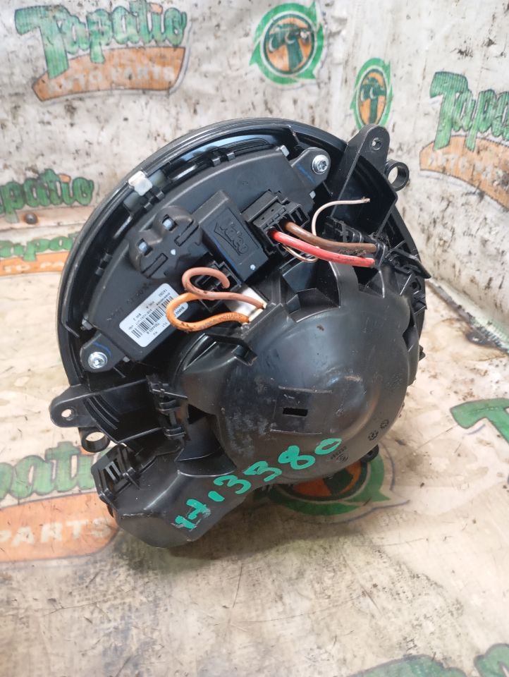 Part image 3