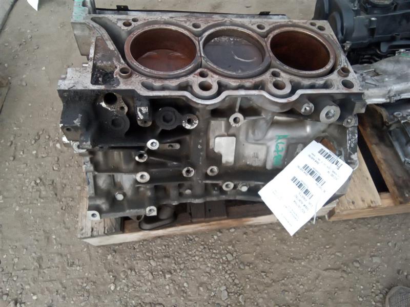 2016 Chrysler JOURNEY Cylinder Block