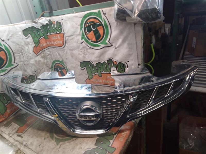 2011 Nissan MURANO Grille